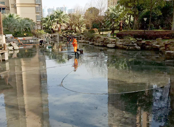 隆阳景观池淤泥清理