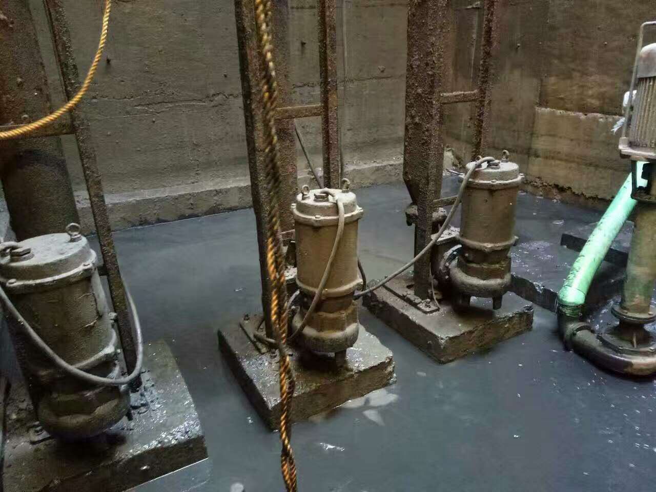 隆阳污水池清理