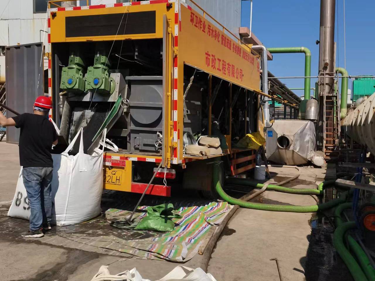 隆阳淤泥压干处理